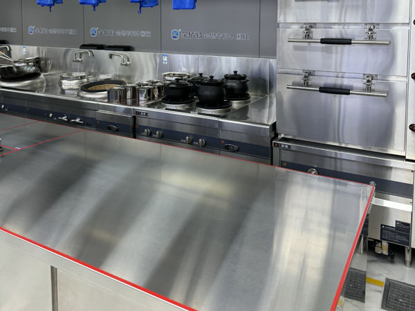 某快餐店商用廚具整體安裝設(shè)計(jì)效果展示